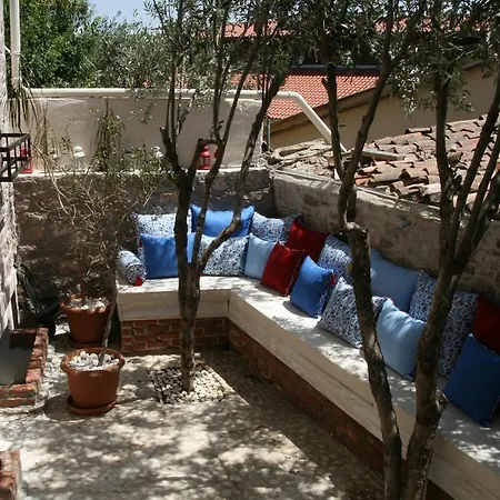 Cesmeli Δωμάτια σε οικογενειακή κατοικία Ayvalı